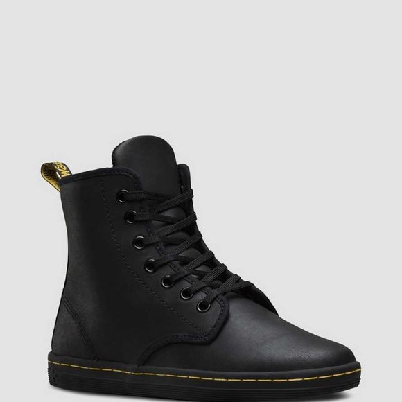 Dr. Martens Shoes - Dr. Martens Shoreditch Black Greasy Lamper Leather Boots